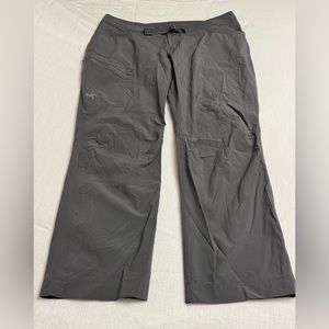 Arc’teryx Gray Hiking Outdoor Pants Women’s Size 14 - 29” inseam Belted Waist